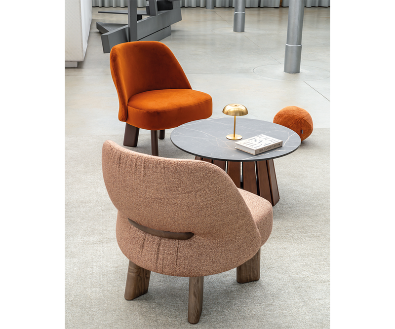 Luxury seating solution, the Sentta Cintura chair, perfect for high-end residential and commercial spaces.