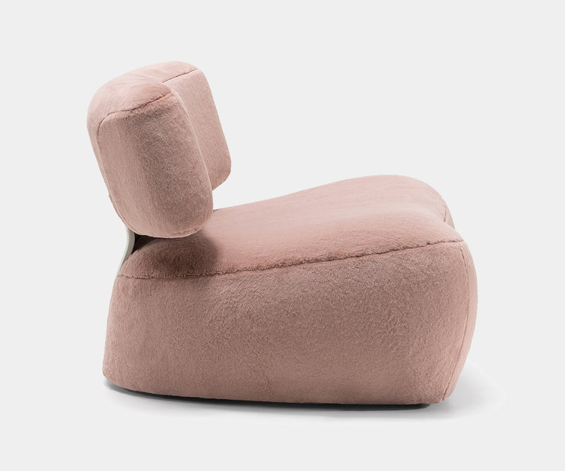 Opulent Mira Armchair: Design inspiration for living rooms and bedrooms.