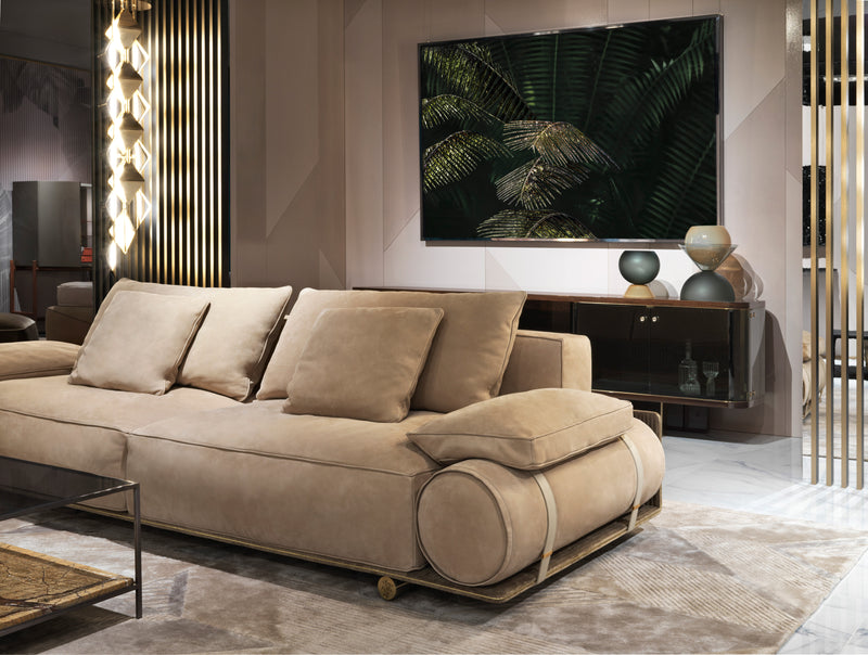 Memory Foam Comfort Sofa: The Donovan Roll Sofa by Visionnaire prioritises exceptional comfort. Featuring memory foam and luxurious feather padding, this modular sofa offers unparalleled relaxation and support.